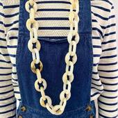 À l’abordage! 
Vous les adorez en colliers courts, les voici en sautoirs!
#vanessabaroni#sautoir#acetate#collier#bijoux#bijouterie#pau#bijoux#femme#mode#fantaisie#joaillerie#centreville