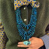 J 14 🎅🏻 
De la turquoise en hiver?! Évidemment!!!! 
#turquoise#harpo#indien#arizona#usa#artisanat#bijoux#pieceunique#bague#collier#diamondblue#argent#noel#femme#mode#cadeau#bijouterie#joaillerie